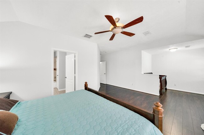 Building Photo - 5522 Brookhollow Oaks Trail