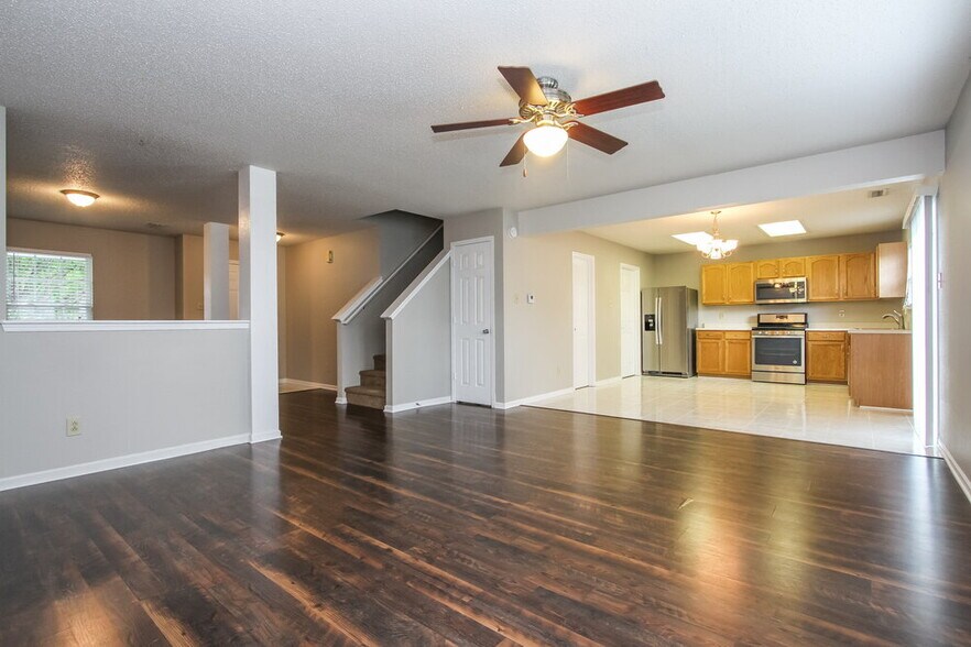 Building Photo - 5692 N Jefferson Dr