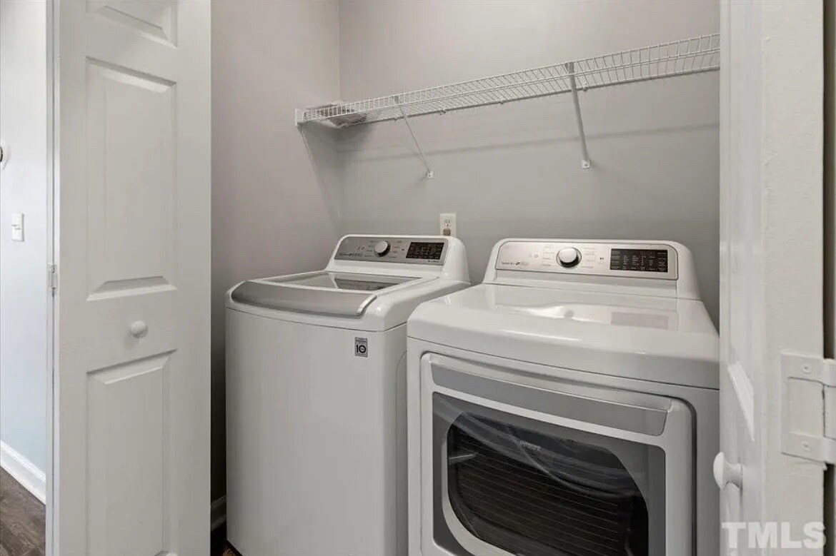 Building Photo - Room in Townhome on Casona Way