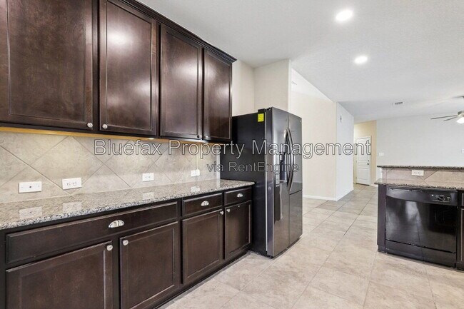 Building Photo - 1807 Golden Maple