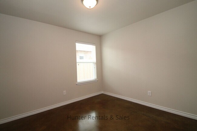 Building Photo - Truly Exceptional!