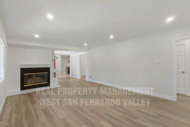Building Photo - Beautifully Remodeled Single Family Home with Pool