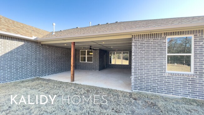 Building Photo - 17636 Salma Rd