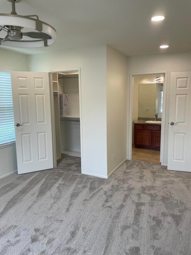 Building Photo - 43376 Cook St