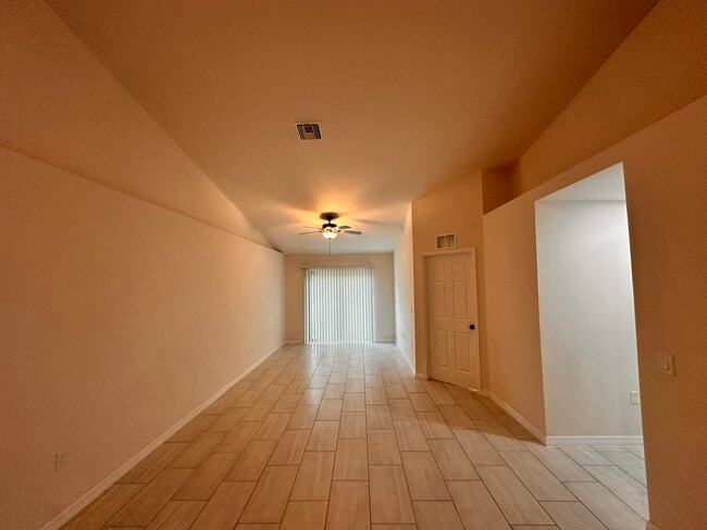 Building Photo - 3025 Chiquita Blvd S