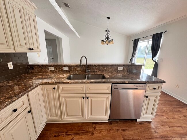 Building Photo - 10900 SW 45th Terrace