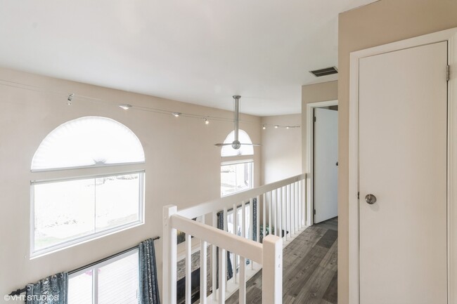 Building Photo - 420 Ascot Ln