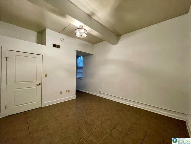 Building Photo - 147 S 4th St