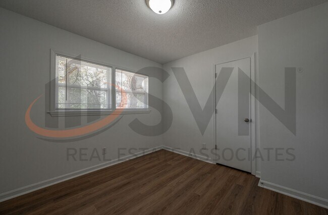 Building Photo - Enjoy Modern Living in This Beautifully Updated 3BR, 1.5BA Durham Home!