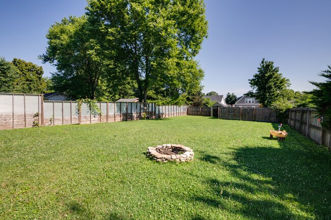 Building Photo - 508 Morton Ave
