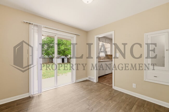 Building Photo - 571 S Roosevelt St