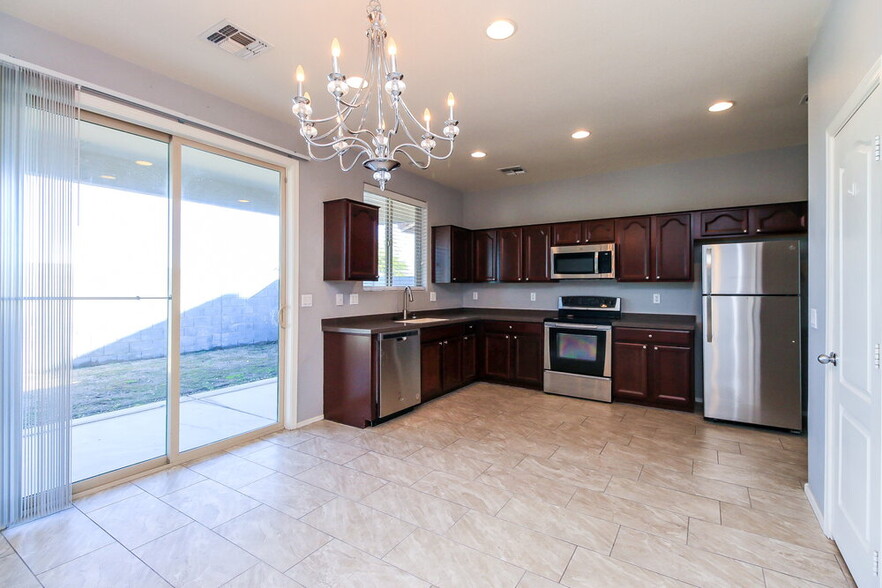 Building Photo - 31317 N Cavalier Dr