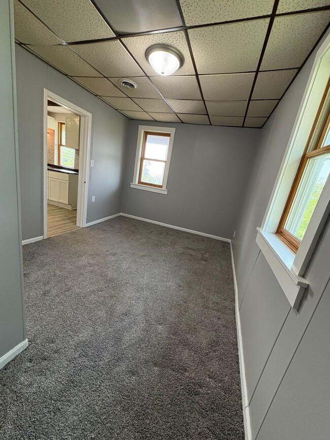 Building Photo - 213 S Warrington Ave
