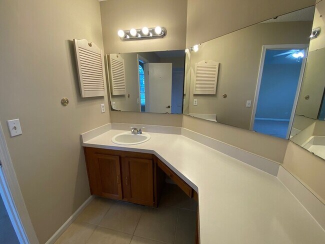 Building Photo - 7646 Hilsdale Harbor Ct