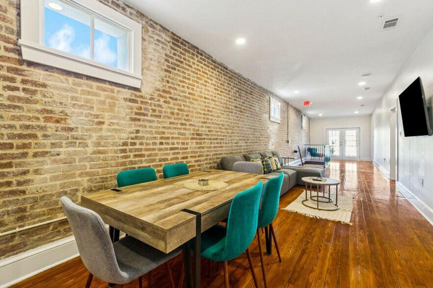 Building Photo - 1725 Carondelet St