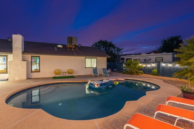 Building Photo - Downtown Gilbert Boho-Oasis|Pool|Gazebo|Ga...