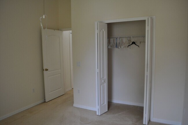 Building Photo - Lovely home in Pine Lakes