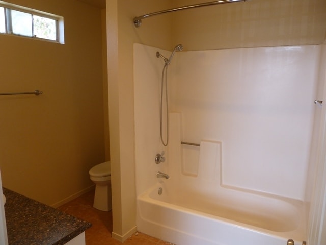 Building Photo - Updated Townhome in Country Club Village Green