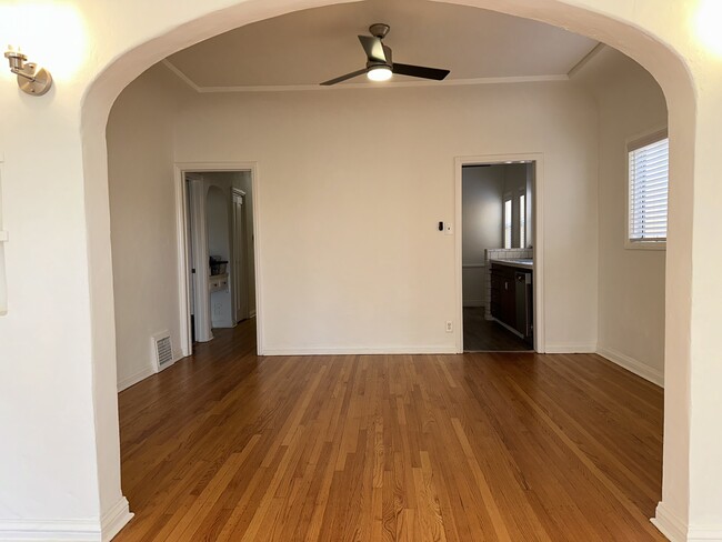 dining room - 818 S Orange Grove Ave