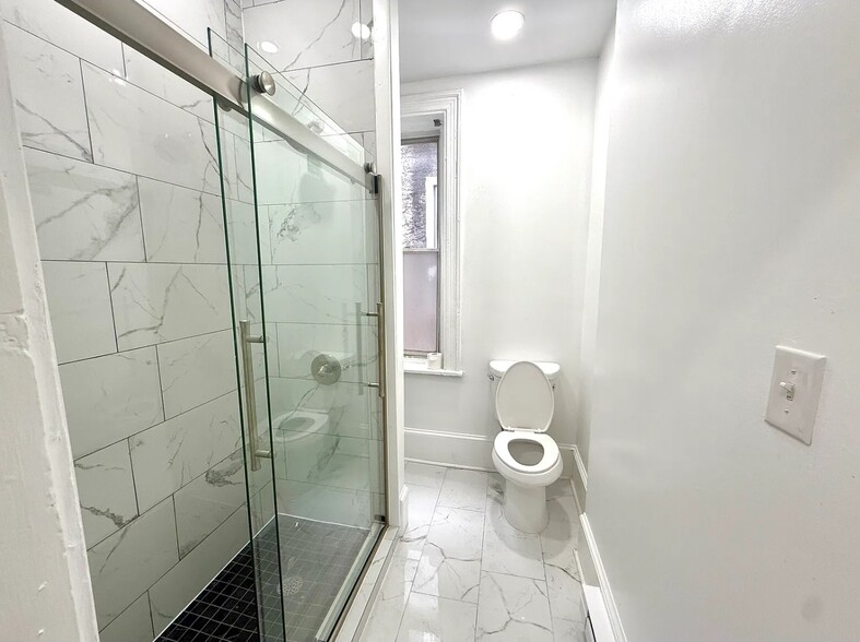 Building Photo - 4024 Spring Garden St