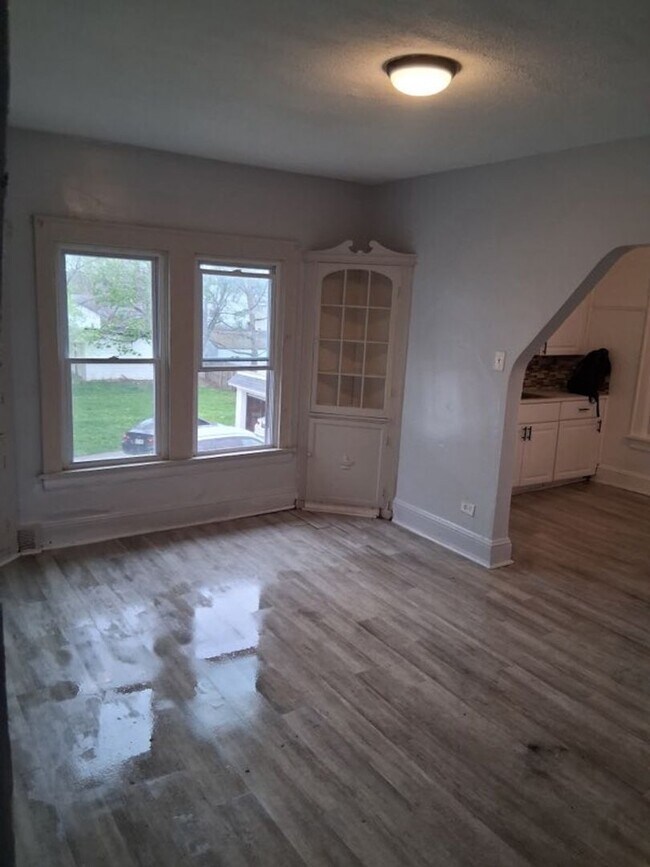Building Photo - 4008 Ardmore Ave
