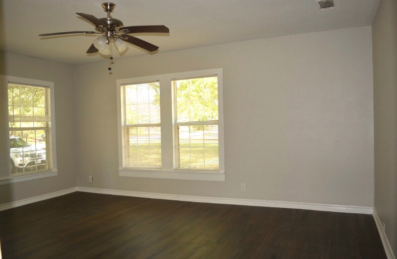 Building Photo - 2207 Howell Ave