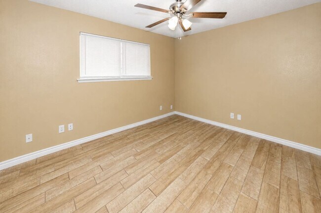 Building Photo - Charming Corner Lot Retreat: 3-Bedroom Haven in Killeen!