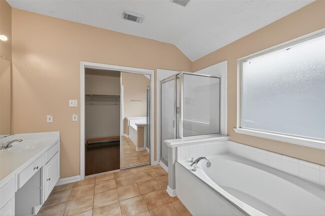 Building Photo - 16642 Chinn Ridge Ln