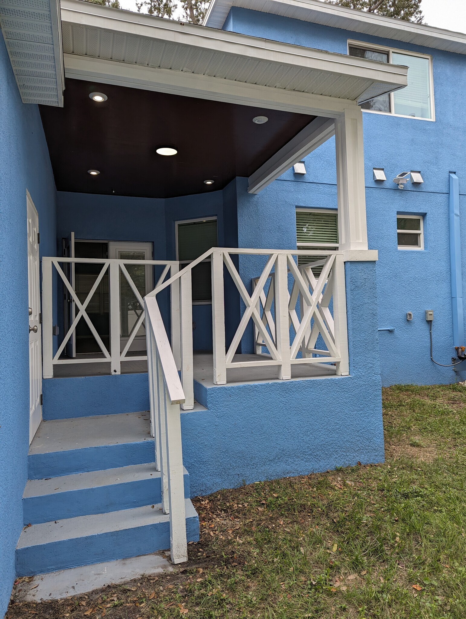 Building Photo - 2010 Seminole Blvd S