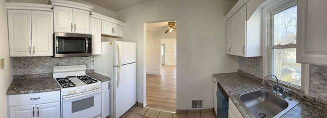 Building Photo - 936 Hansen St