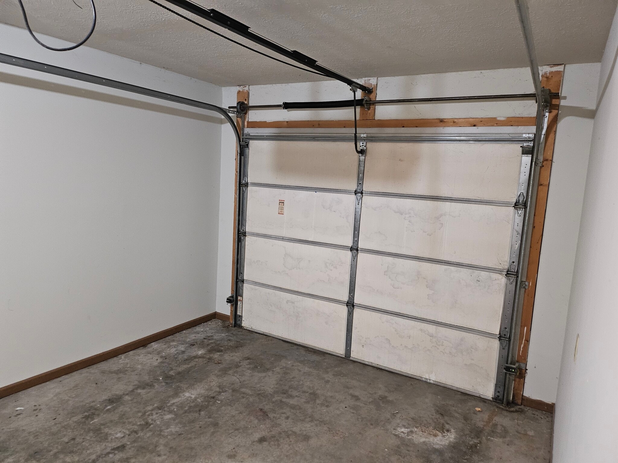 Building Photo - 683 N 5th St