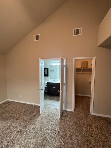 Building Photo - 7911 Tuscan Cypress Dr