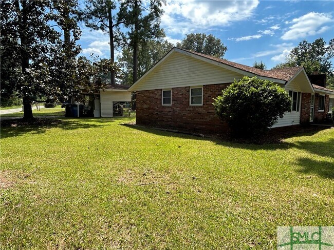 Building Photo - 120 Middleton Dr