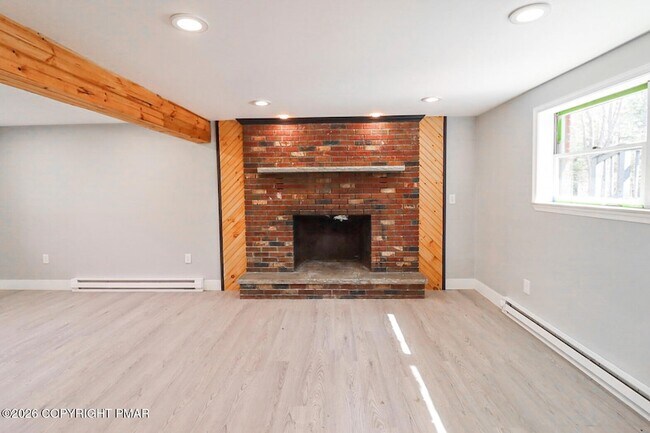 Building Photo - 1543 Coolbaugh Rd