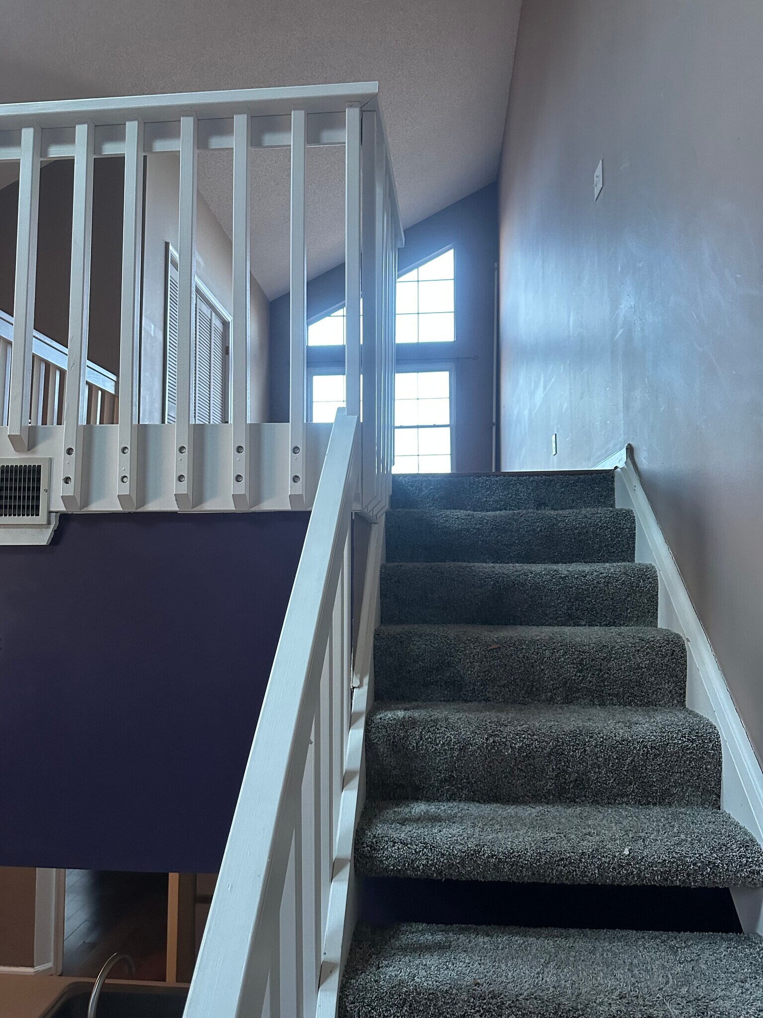 Building Photo - 5080 Heathglen Cir