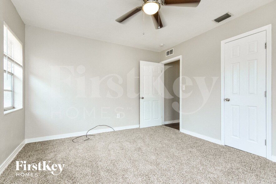 Building Photo - 719 W Ohio Ave