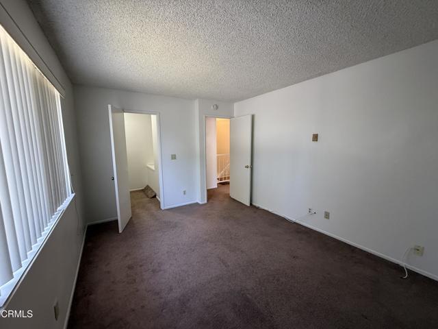 Building Photo - 752 W Hemlock St