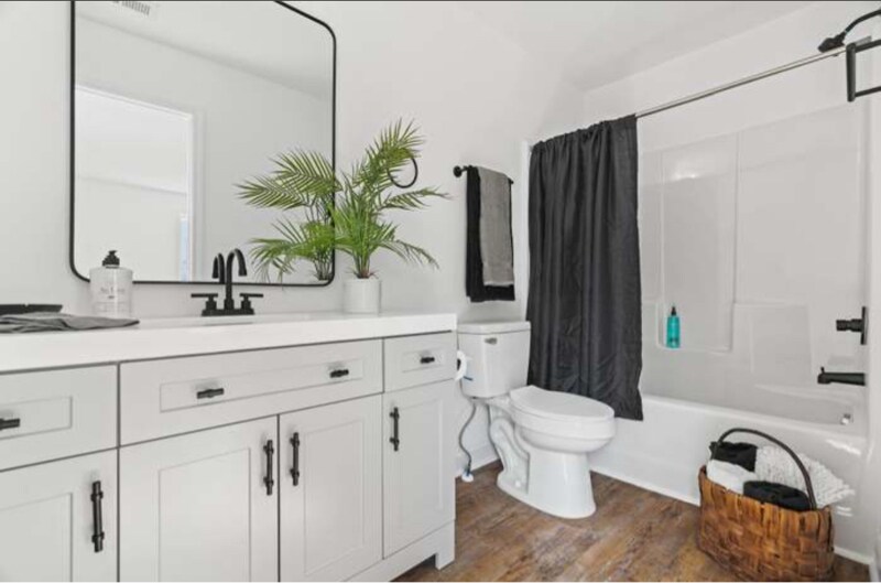 Building Photo - 629 Spencer Ave