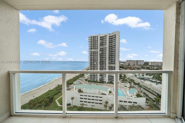 Building Photo - 16699 Collins Ave