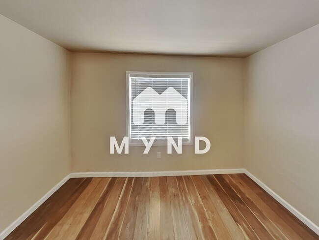 Building Photo - 1814 10th St