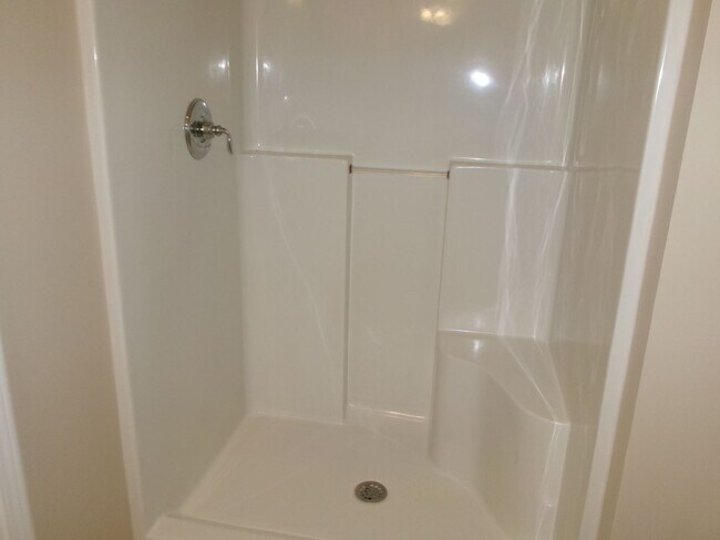 Building Photo - 4 bedroom, 3 bath home in Surfside Beach Club