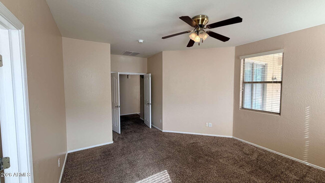 Building Photo - 2739 E Canyon Creek Dr