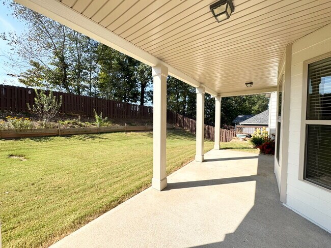 Building Photo - Move-In Ready 5-Bedroom Retreat in Whisper...