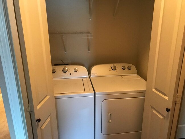 Building Photo - 2725 Northridge Pkwy