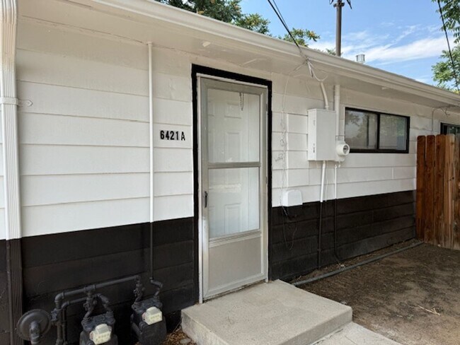 Building Photo - 6421 Niagara St
