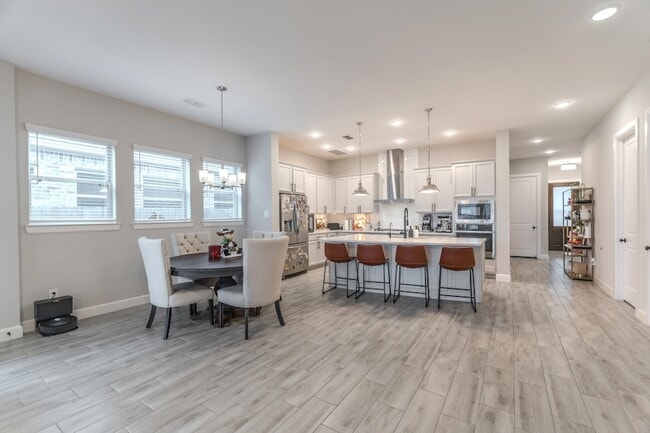 Building Photo - 24634 Songlark Bend Dr