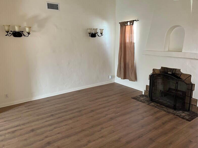 Building Photo - 1511 Cochran Ave