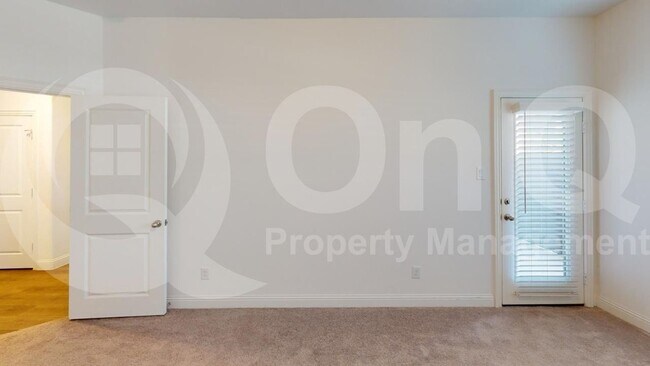 Building Photo - 2232 Southwick Dr