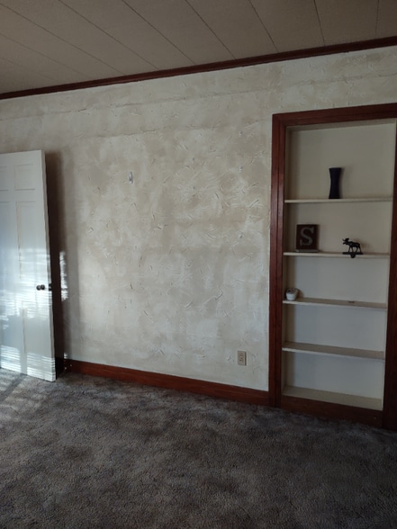 Building Photo - 30 N Trinity St