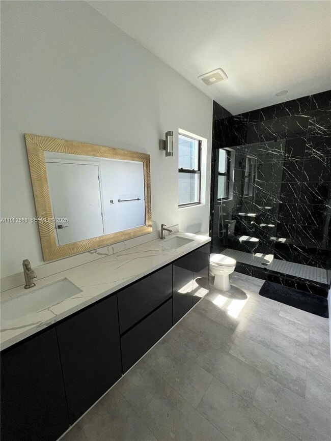 Building Photo - 2342 McKinley St